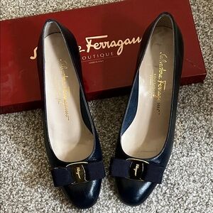 Salvatore Ferragamo Navy  Leather low heeled pump with Bow Accent 6.5